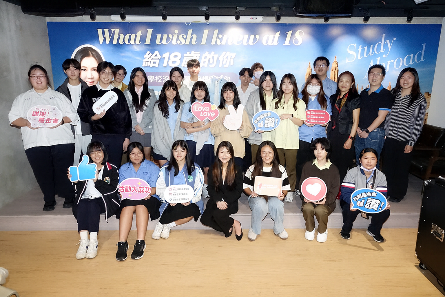 01-992fdc76-0d4e-40af-8445-1bfa76de1744